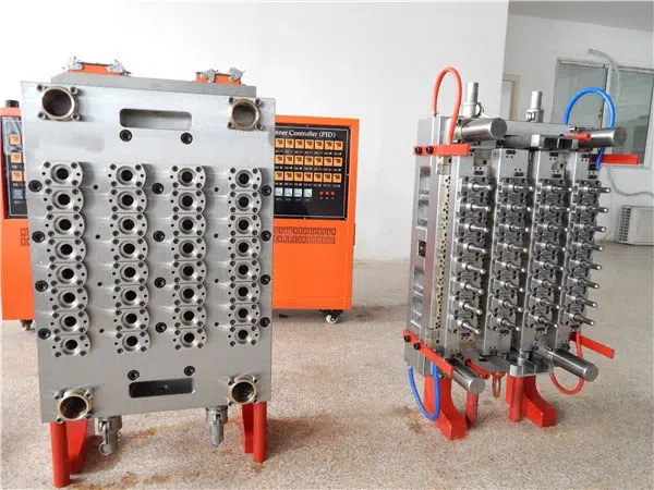 PET preform mould